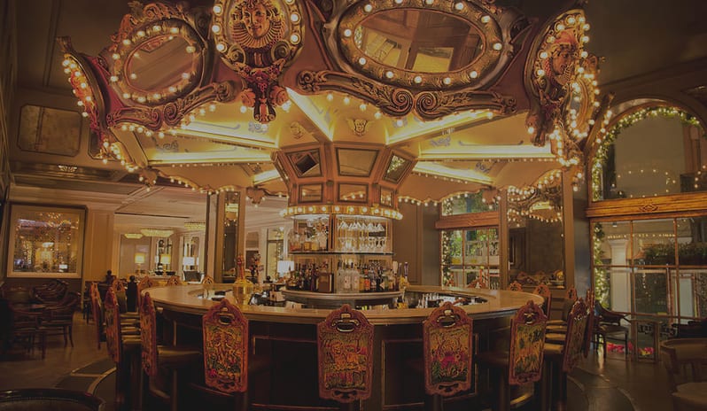 Hotel Monteleone Carousel Bar area